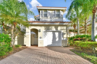 Beach Townhome/Townhouse For Sale in Hollywood, Florida