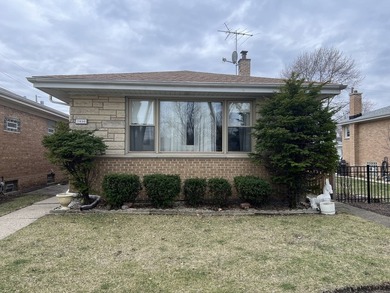 Beach Home Active Under Contract in Skokie, Illinois