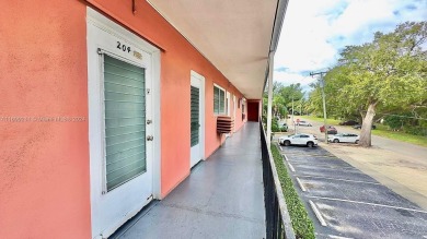 Beach Condo For Sale in North Miami, Florida