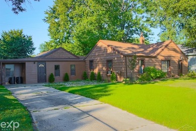 Beach Home For Sale in Bay City, Michigan