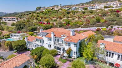 Beach Condo For Sale in Pacific Palisades, California