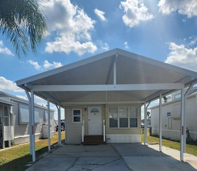 Beach Home For Sale in Ruskin, Florida