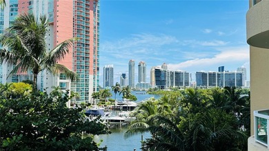 Beach Condo For Sale in Aventura, Florida