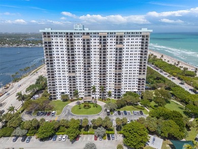 Beach Condo For Sale in Hollywood, Florida