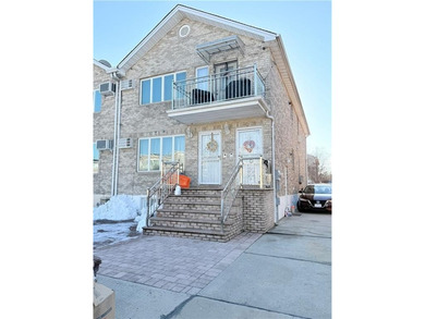 Beach Home For Sale in Howard Beach, New York