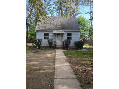 Beach Home For Sale in Mastic Beach, New York