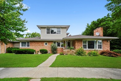 Beach Home Active Under Contract in Skokie, Illinois