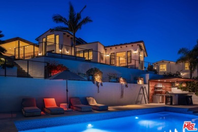 Beach Home For Sale in Malibu, California