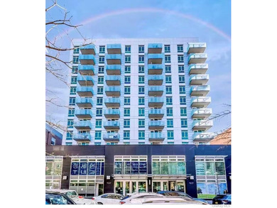 Beach Condo For Sale in Flushing, New York