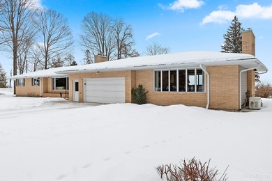 Beach Home For Sale in Cedar River, Michigan