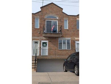 Beach Condo For Sale in Belle Harbor, New York