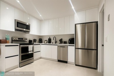 Beach Condo For Sale in West Palm Beach, Florida