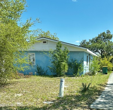 Beach Home For Sale in Kure Beach, North Carolina