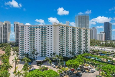 Beach Condo For Sale in Sunny Isles Beach, Florida