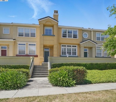 Beach Townhome/Townhouse For Sale in Fremont, California