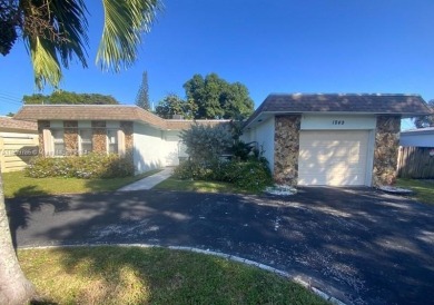 Beach Home Sale Pending in Hollywood, Florida