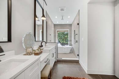 Beach Condo For Sale in Chicago, Illinois