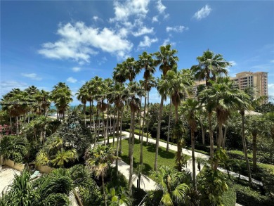 Beach Condo For Sale in Key Biscayne, Florida