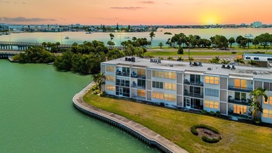 Beach Condo For Sale in South Pasadena, Florida