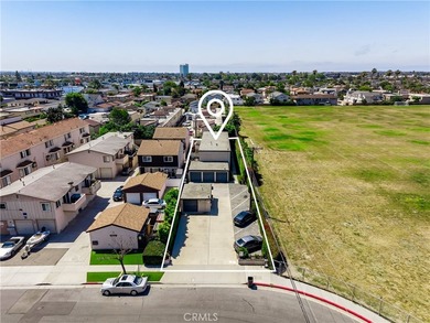 Beach Townhome/Townhouse For Sale in Huntington Beach, California