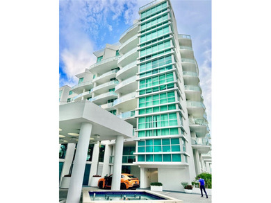 Beach Condo For Sale in Aventura, Florida