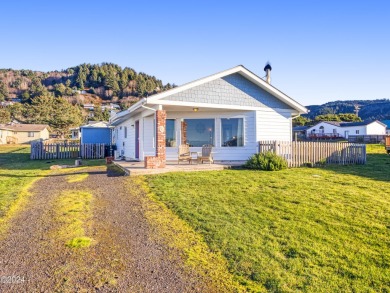 Beach Home For Sale in Yachats, Oregon